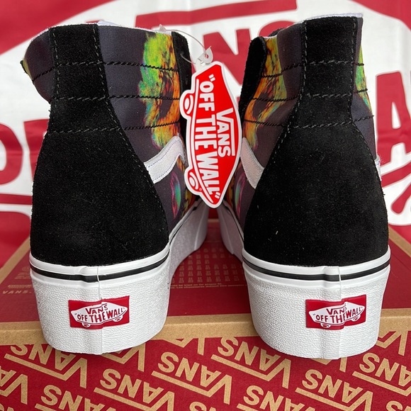 Vans Sk8-Hi Tapered
Paradoxical Black/Multi
VNOA5JMKBML
Men’s Platforms - Picture 14 of 16